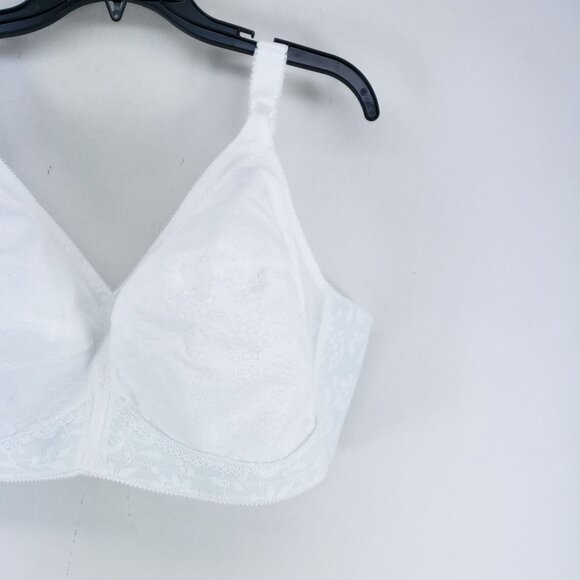 Playtex 18 Hr Bra Size 50C White Sensational Support Wireless - Picture 2 of 7
